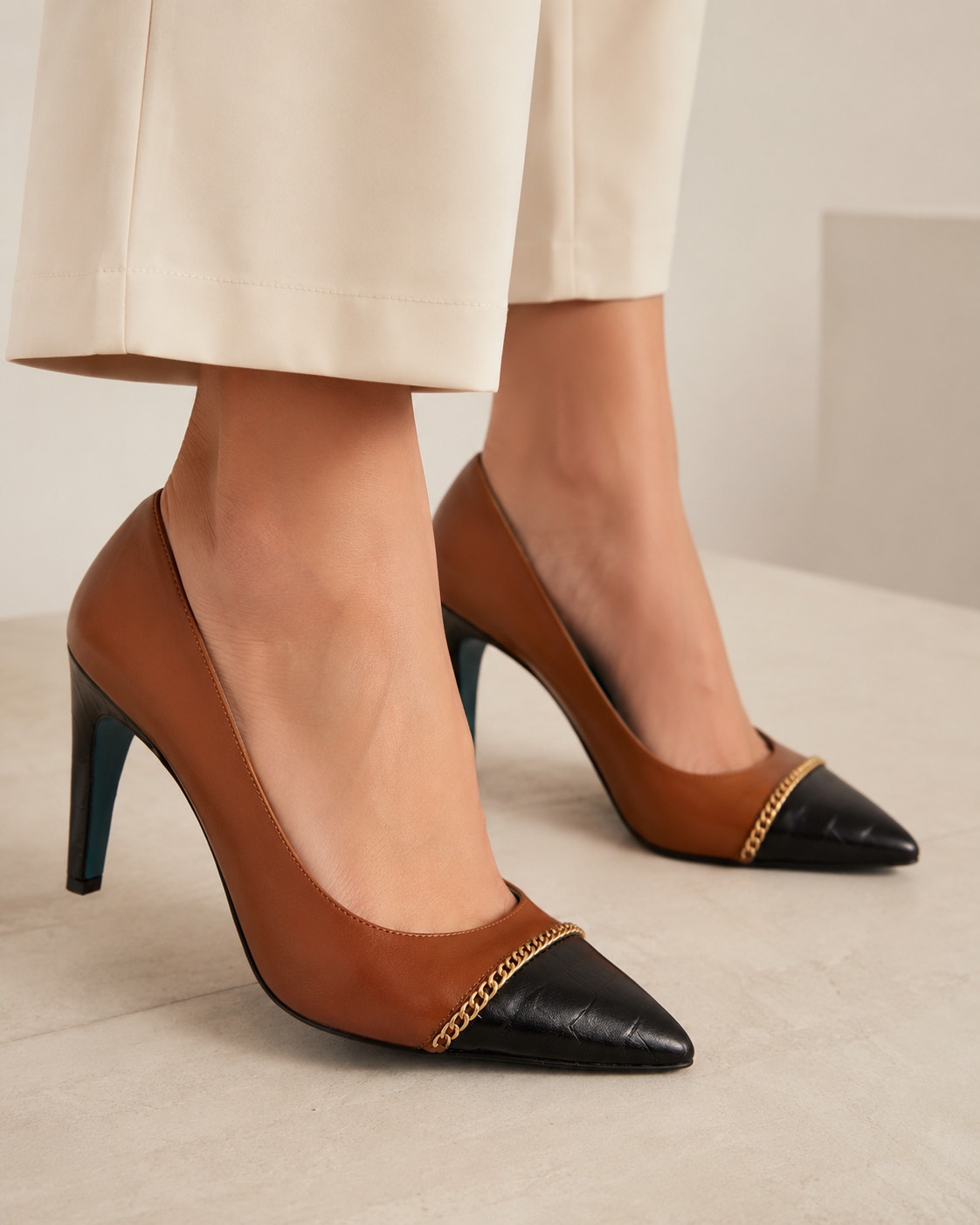 Valentina Rangoni Black Tan Leather Heels Women 10 Preppy Chain Corpcore Classy